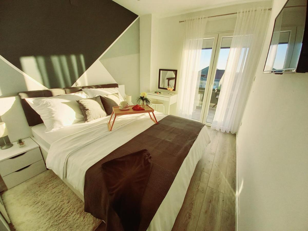 Villa Tia With Heated Pool & Jacuzzi Murvica  Екстер'єр фото