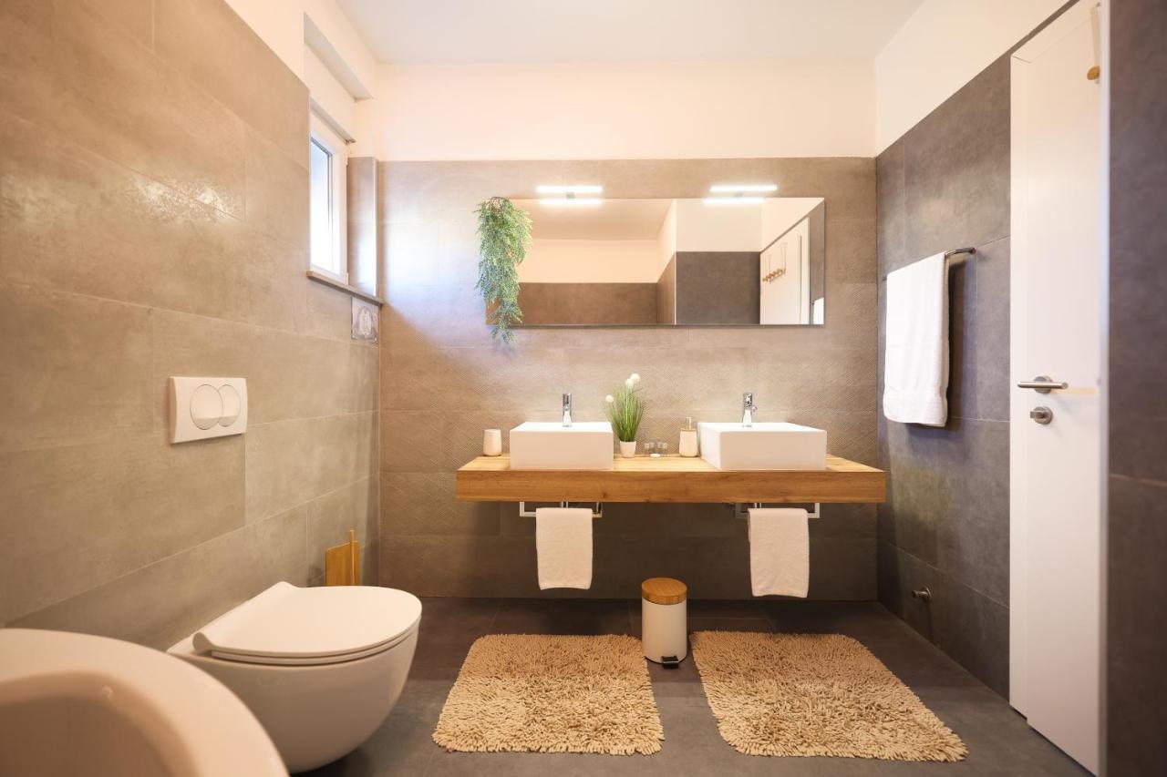 Villa Tia With Heated Pool & Jacuzzi Murvica  Екстер'єр фото