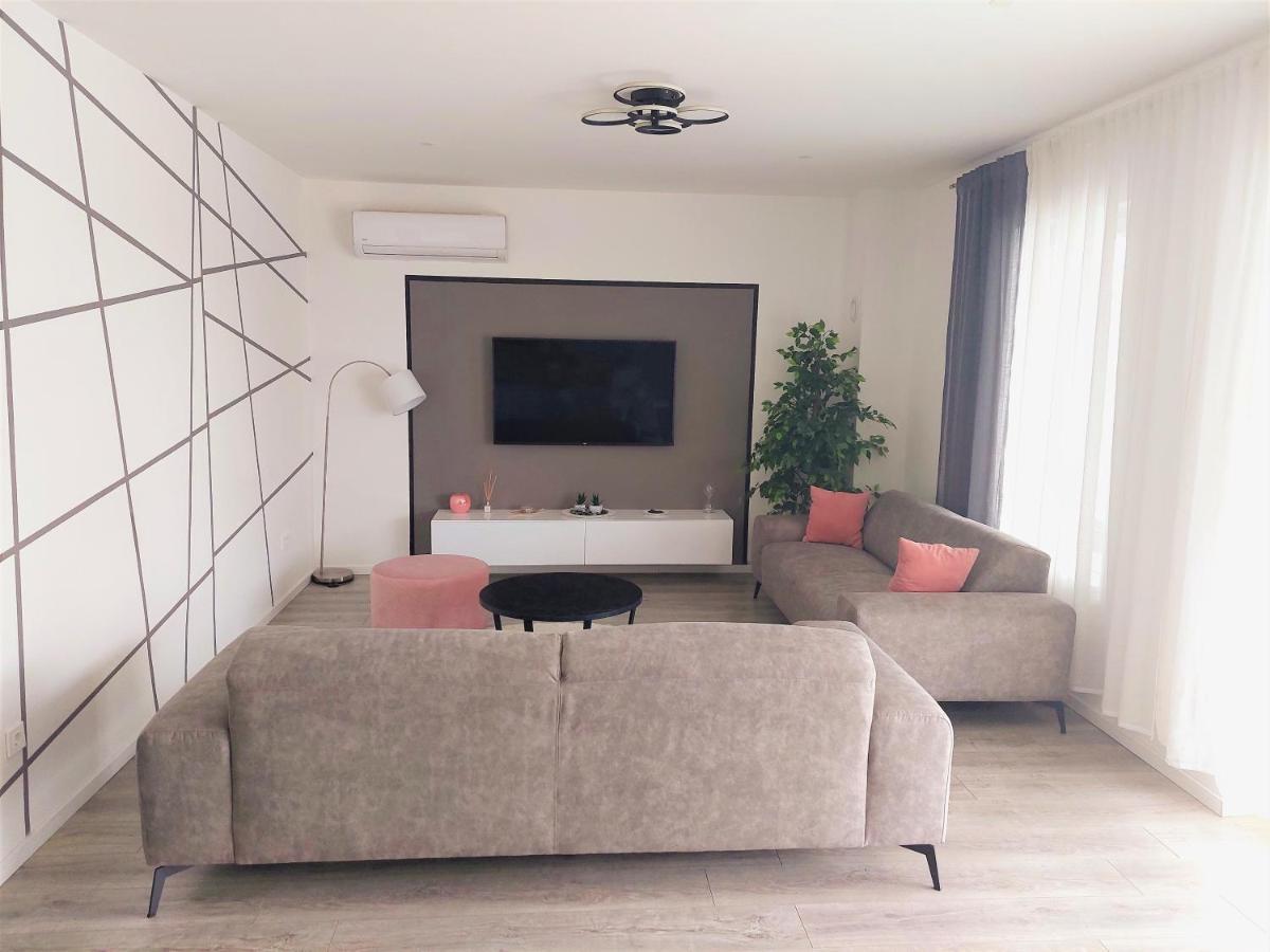 Villa Tia With Heated Pool & Jacuzzi Murvica  Екстер'єр фото